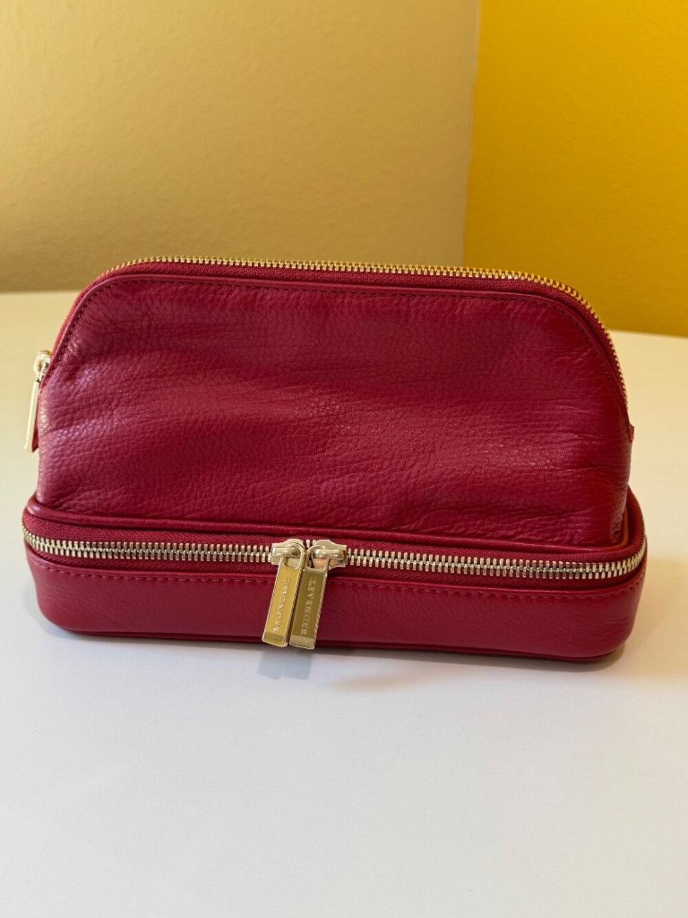 Levenger Red Leather Double-Zip Cosmetic Bag With Gold Hardware Compact Travel O